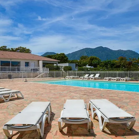 One-bedroom Holiday In Cervioni